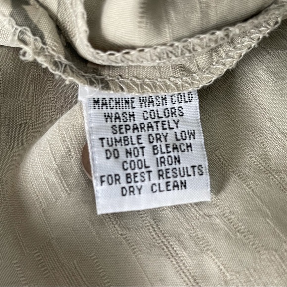 TOMMY BAHAMA Silk Button Down Size L - Picture 4 of 8